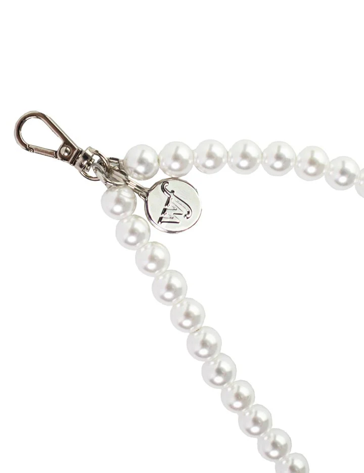 146-pearl-wristlet-white-3.webp Pearl Wristlet | White