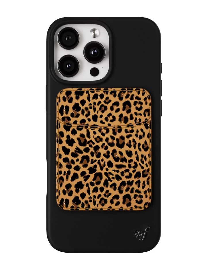 1654-leopard-magsafe-wallet-1.webp Leopard MagSafe Wallet