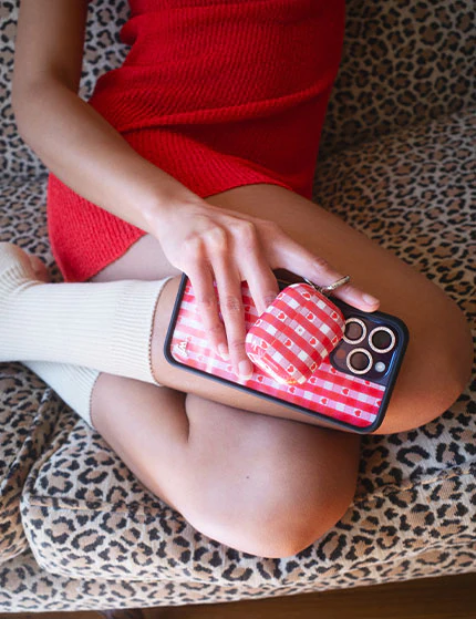 1690-red-gingham-hearts-airpods-5.webp Red Gingham Hearts AirPods